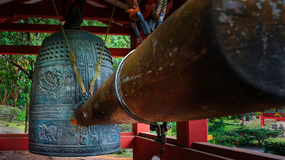 The bell of Byodo-In Temple