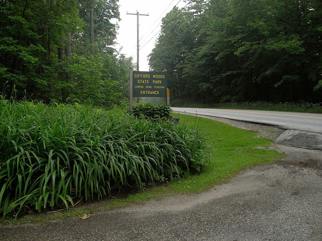 Welcome sign of Gifford Woods State Park