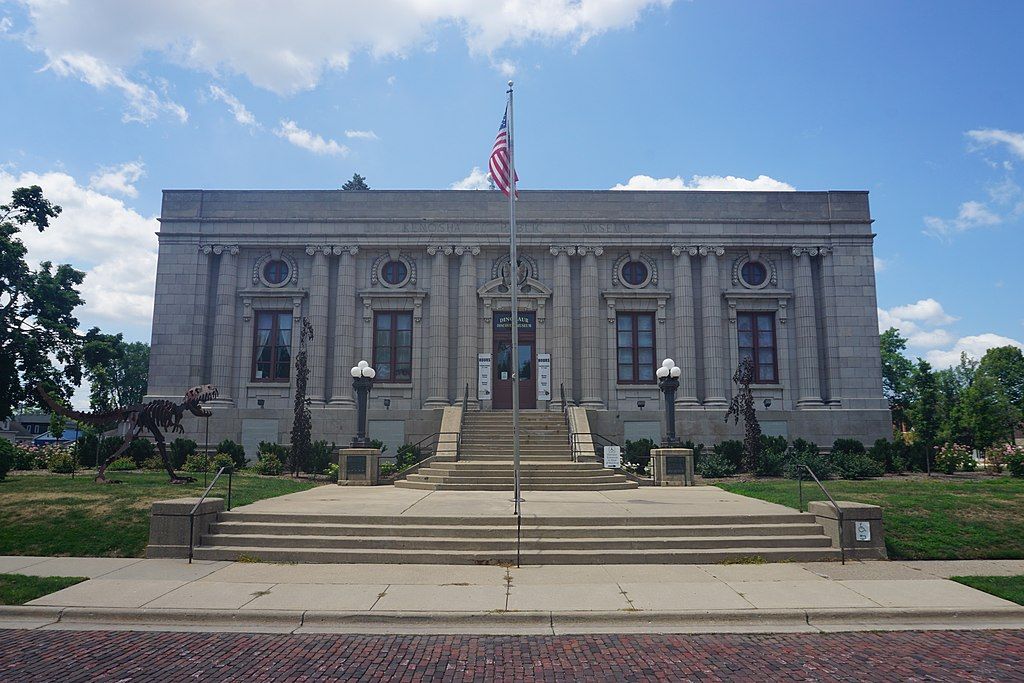 Exterior of Dinosaur Discovery Museum