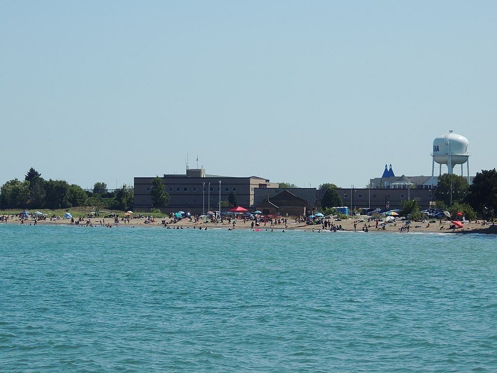 Sunny view of Simmons Island Beach