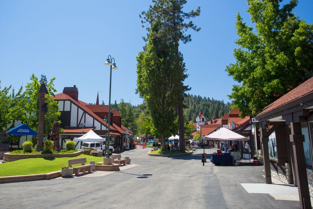 Buildings along Lake Arrowhead Village