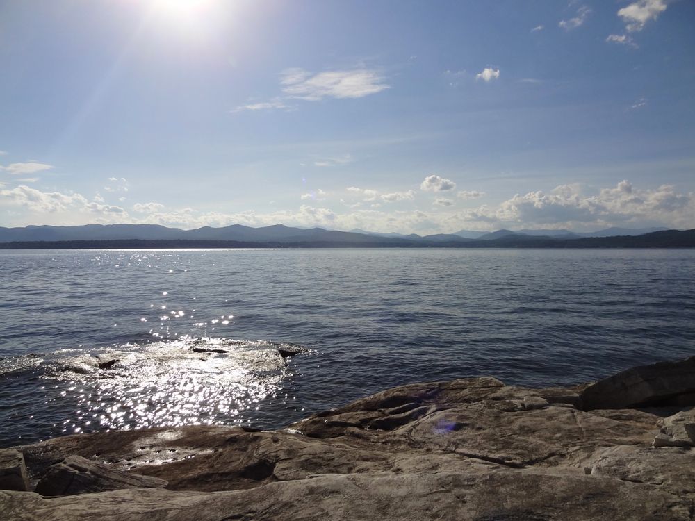 Sunny day at Button Bay State Park