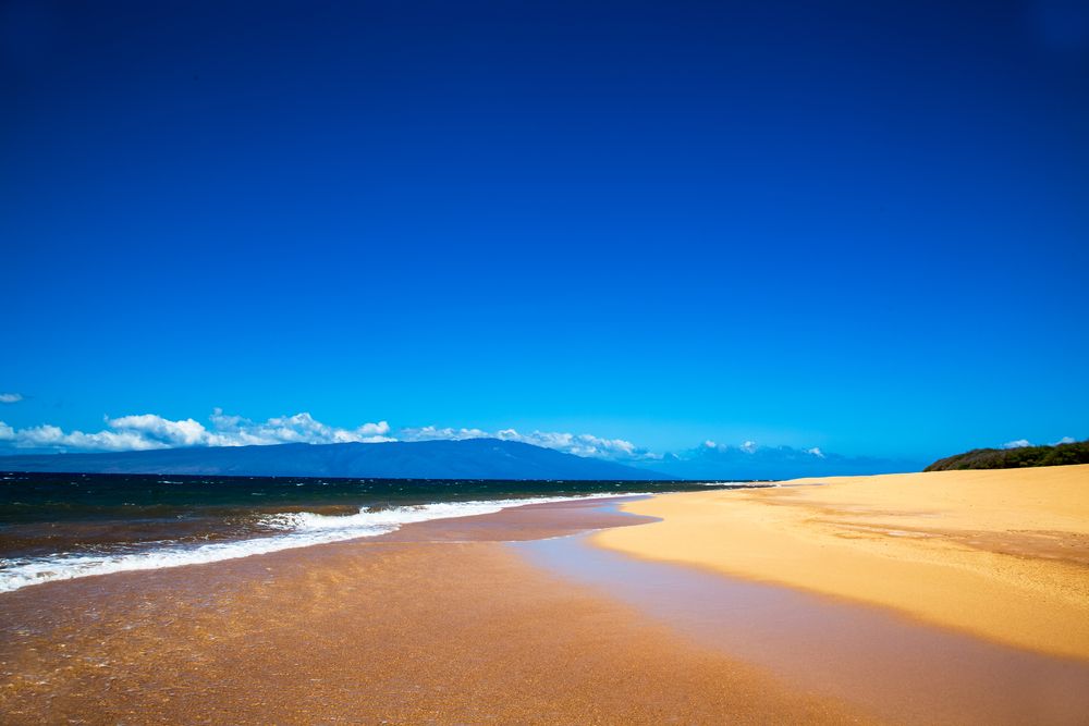 Clean sand of Polihua Beach