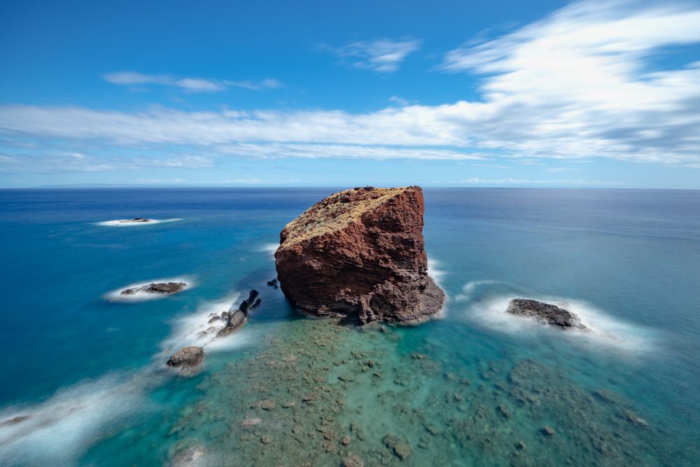 Front view of the Puu Pehe sweetheart rock
