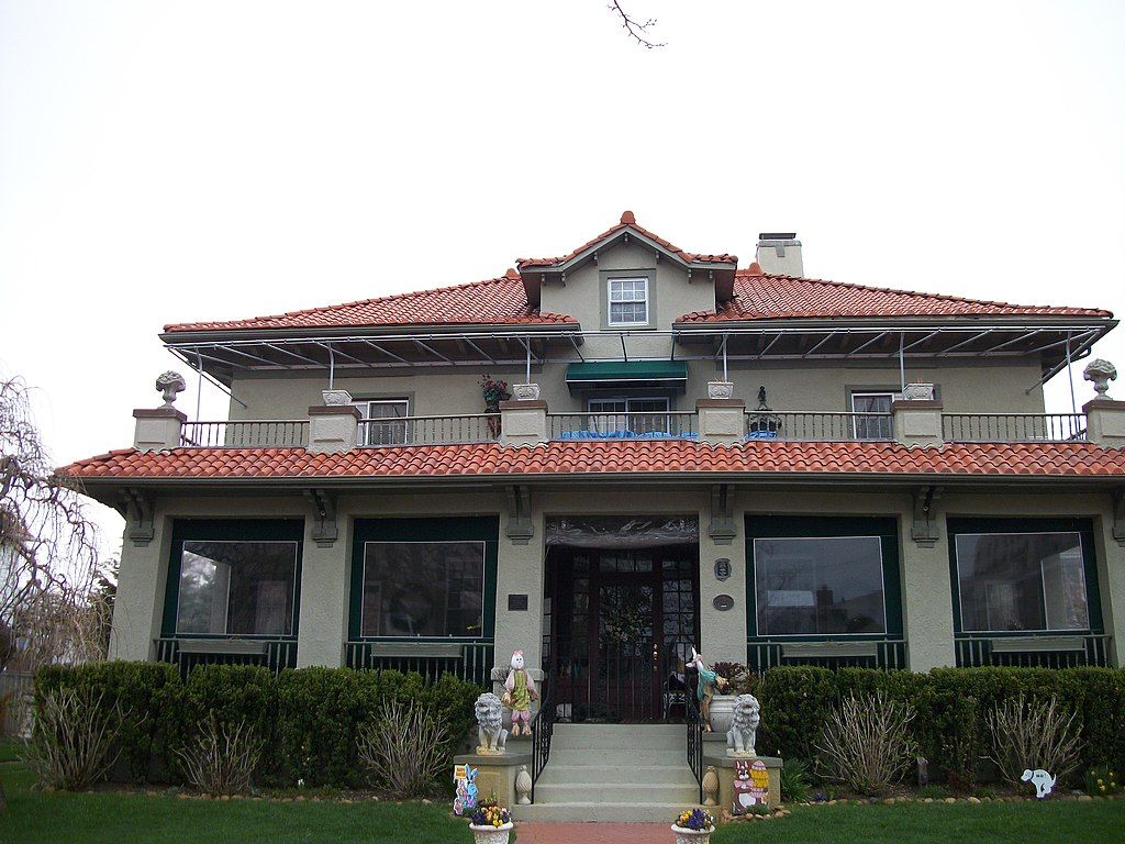 Exterior of Pauline Felix House