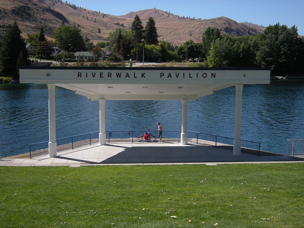 Pavilion at Lake Chelan Riverwalk Park