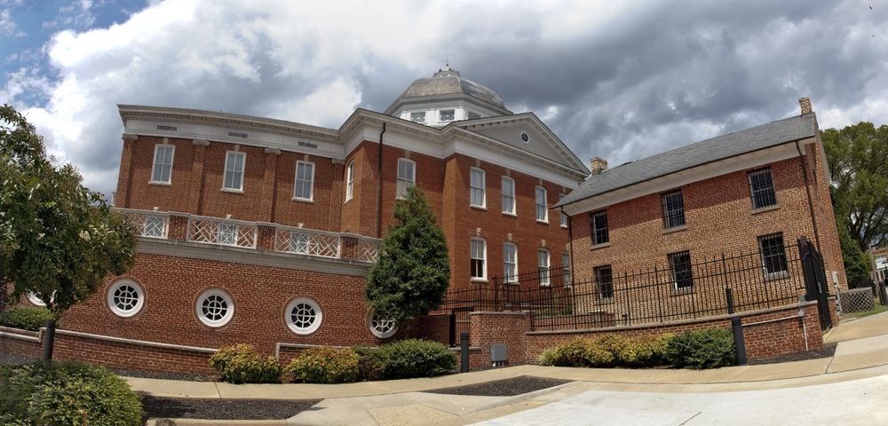Exterior of the Louisa County Courthouse at downtown Louisa