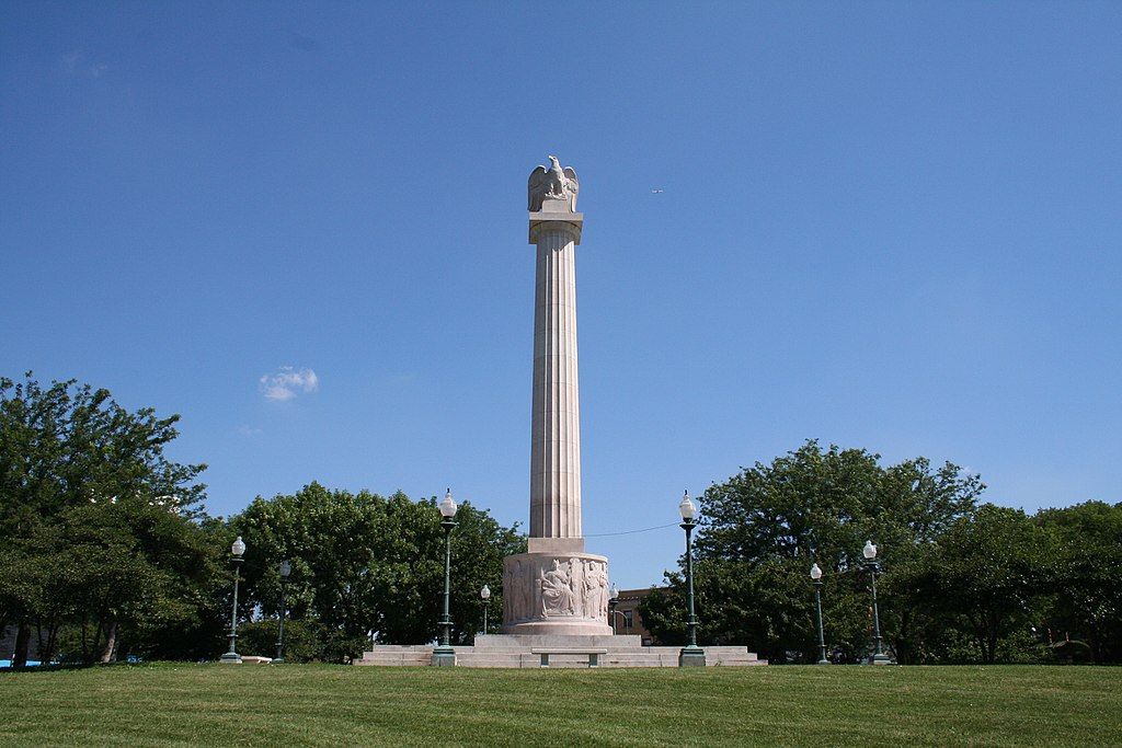 The illinois Centennial Monument.