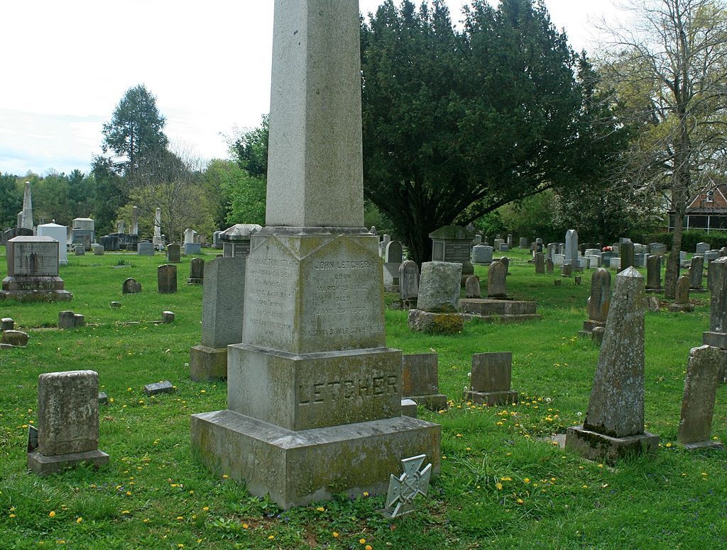 Headstones at Oak Grove Cemetery