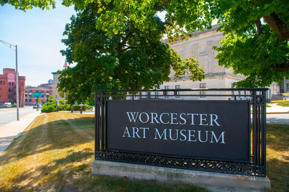 Welcome sign of Worcester Art Museum