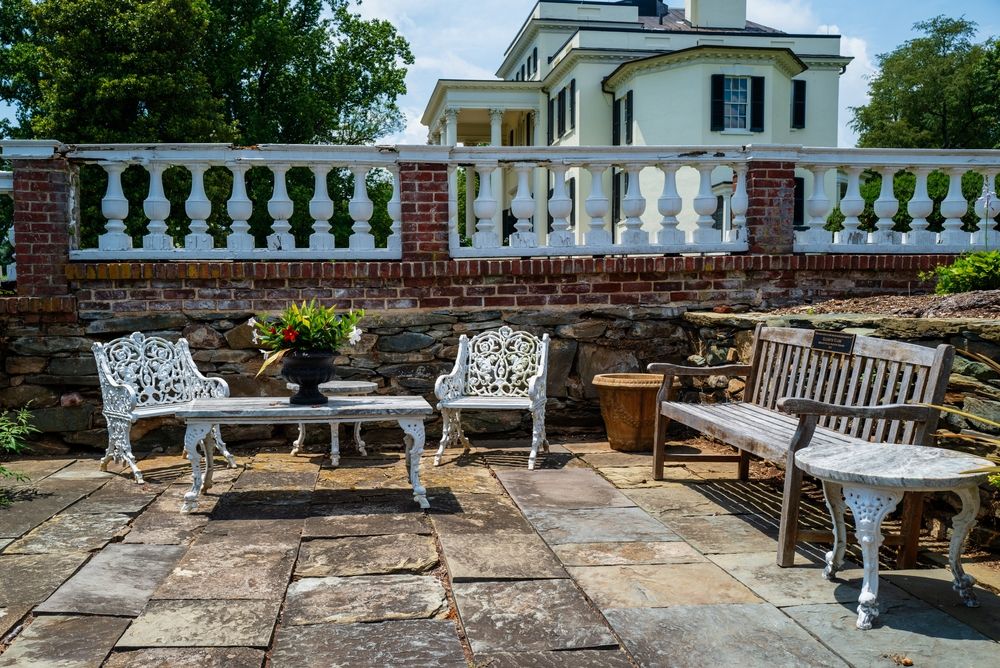 View of Oatlands Historic House & Garden