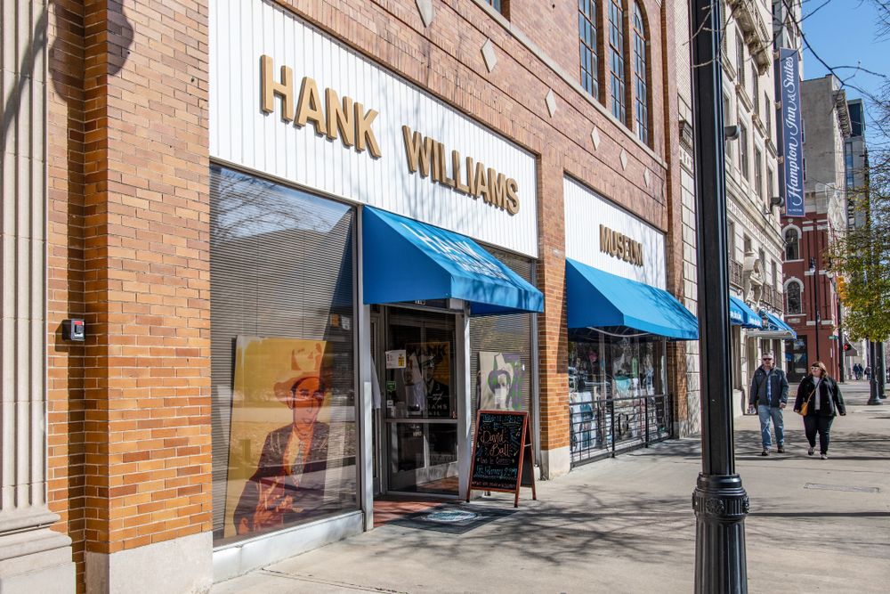 Exterior of Hank Williams Museum
