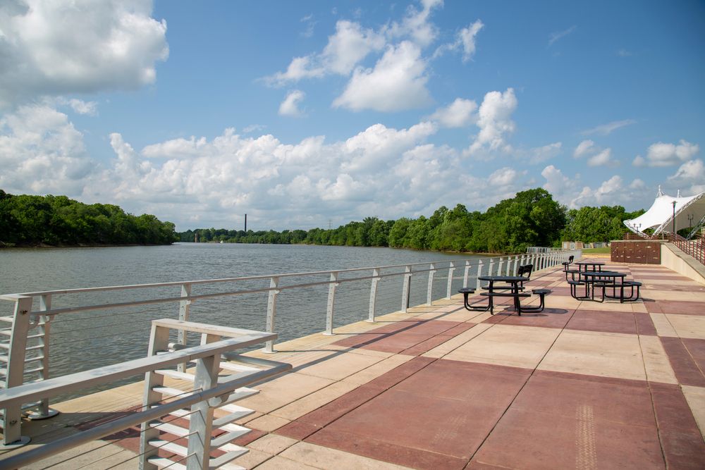 Riverside trail at Riverfront Park