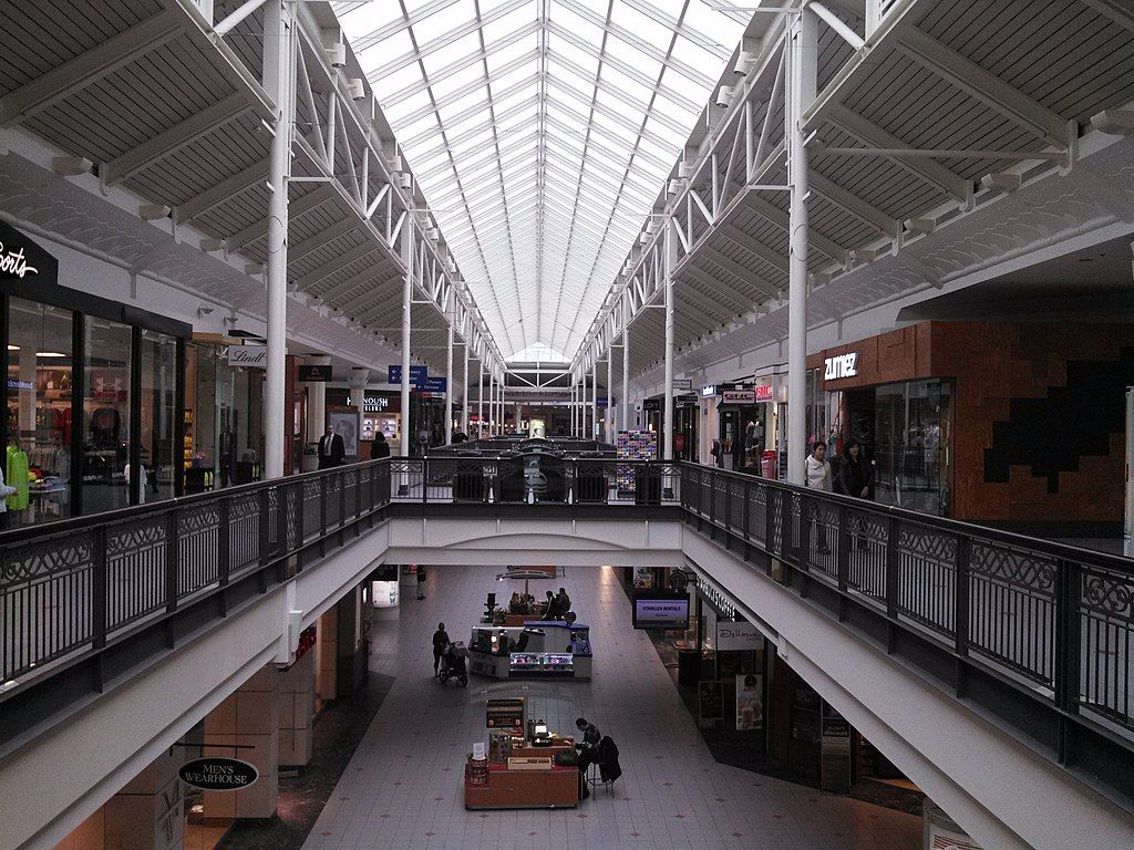 Interior of Solomon Pond Mall