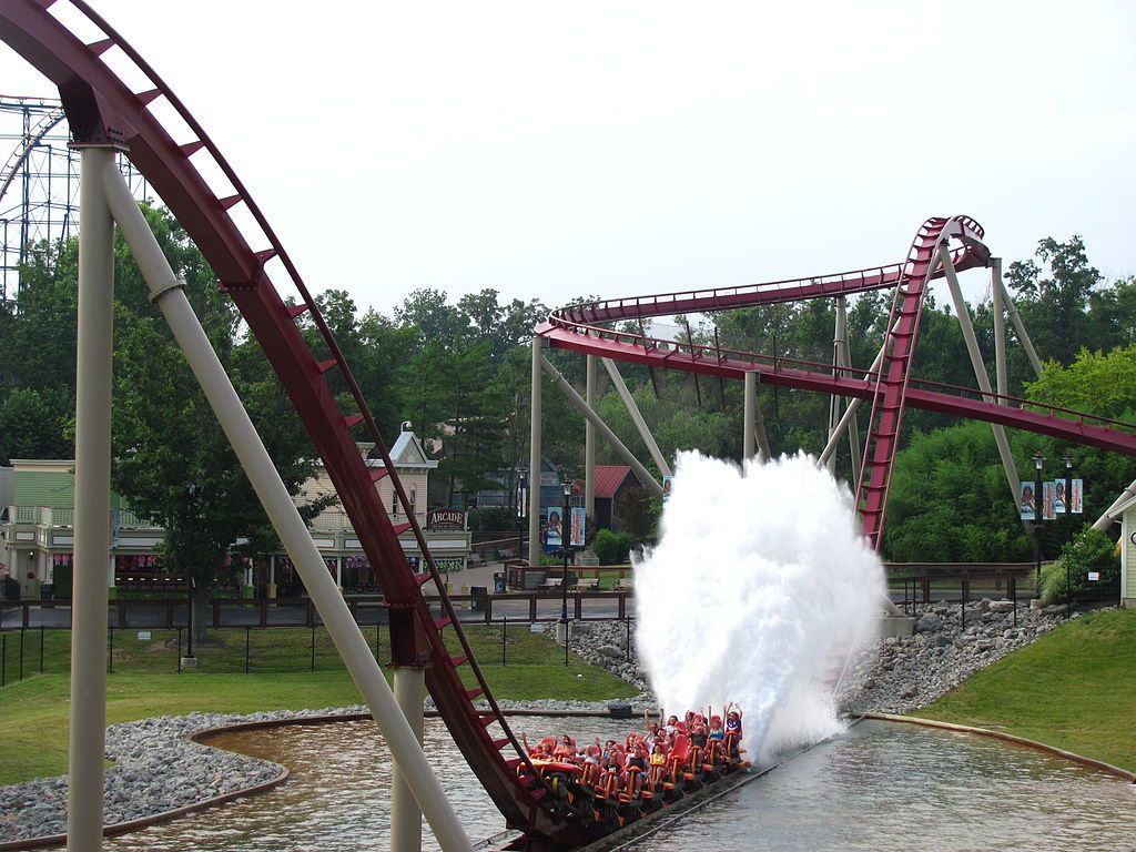 Diamondback rollercoaster splashdown in Kings Island