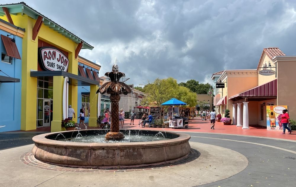 Water fountain at Broadway at the Beach