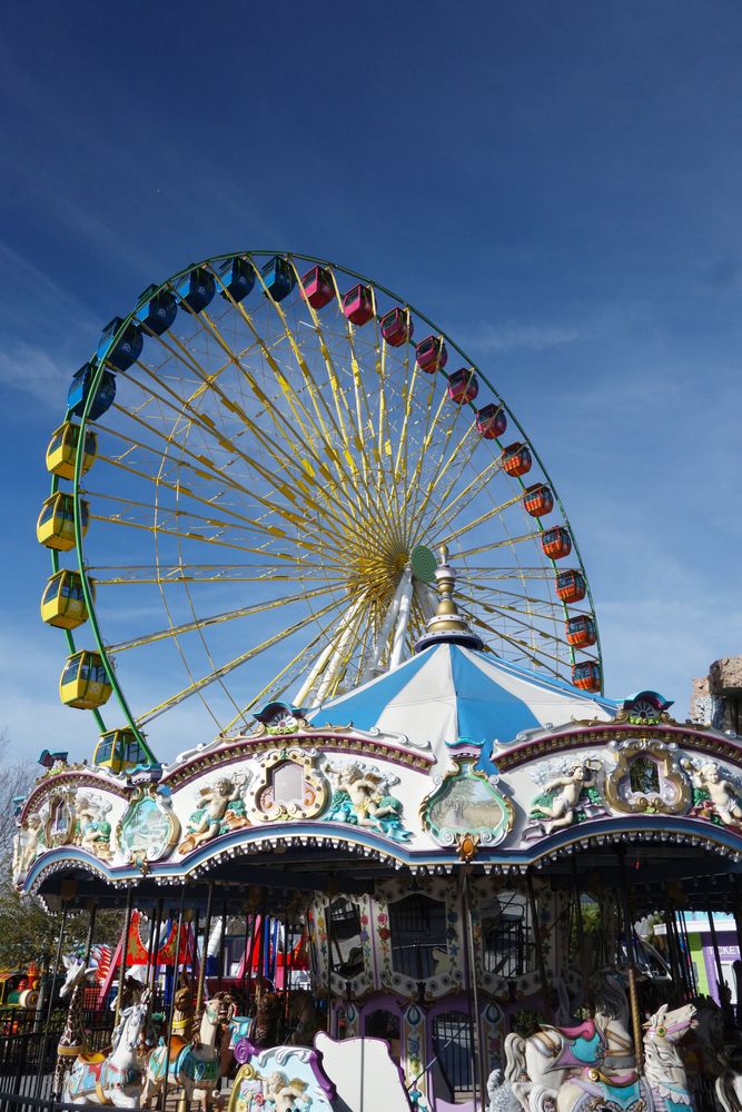 Carousel and ferris wheel at Broadway at the Beach