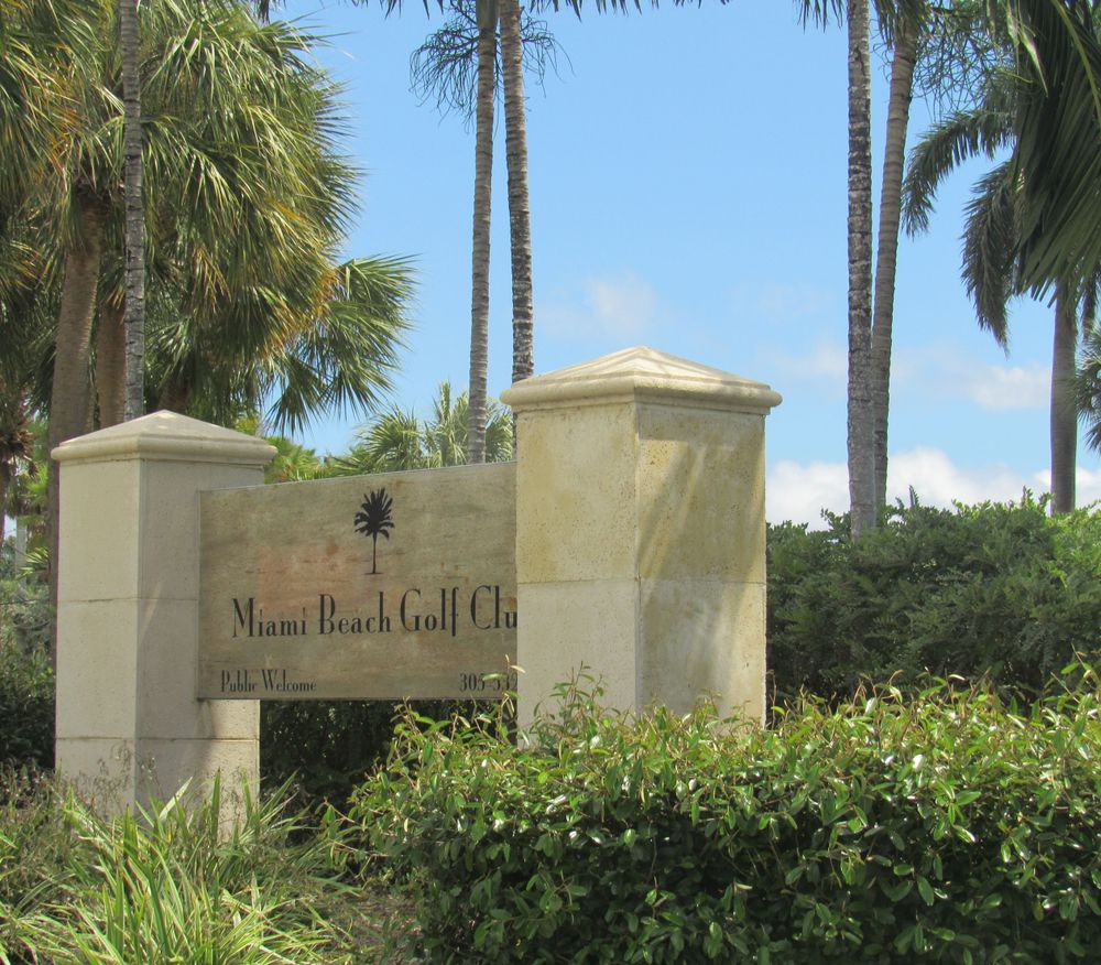 Welcome sign of Miami Beach Golf Club