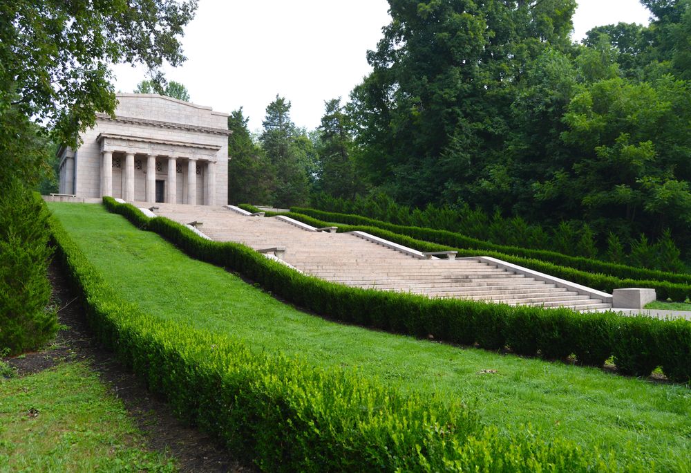 Steps leading to Abraham Lincoln Birthplace National Historical Park's memorial
