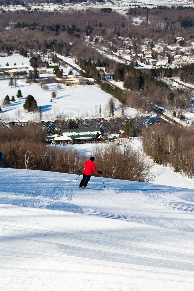Downhill skiing at Granite Peak