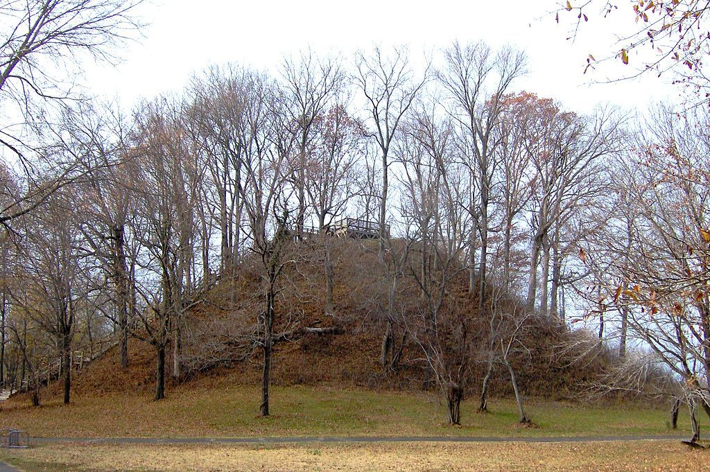 Daytime view of Sauls Mound