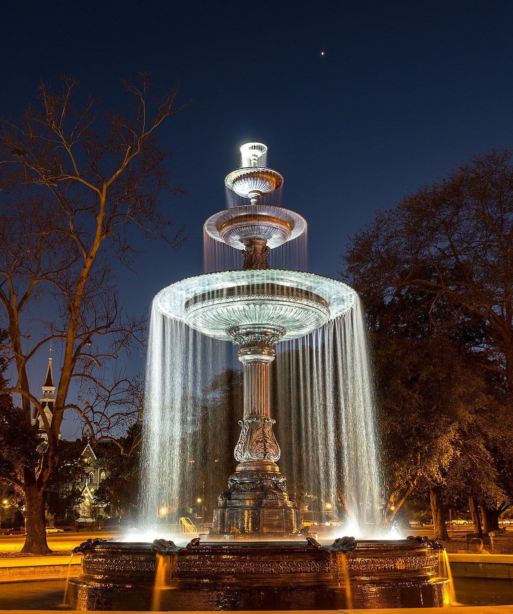 Night view of the beautiful Tattnall Square Park fountain