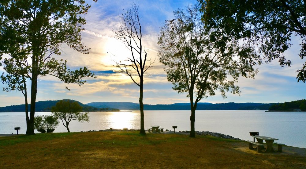 Scenic view of Bull Shoals Lake