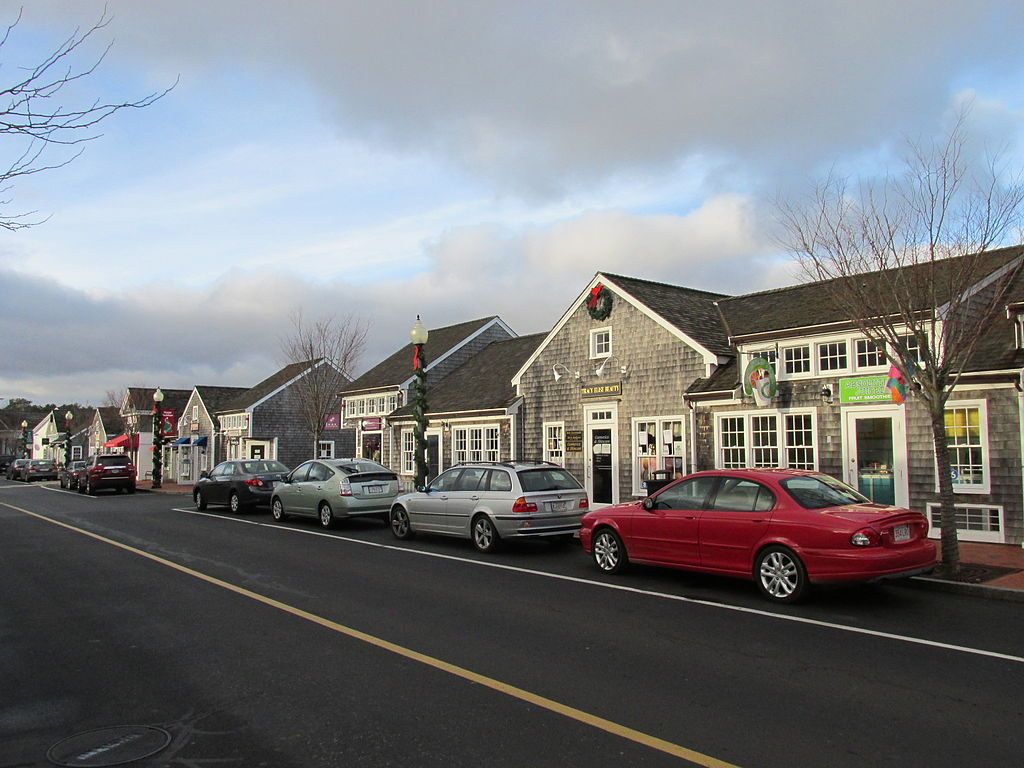 The street of Mashpee Commons