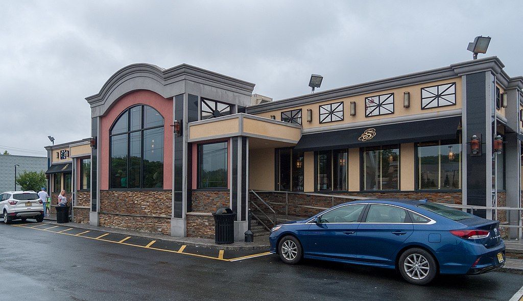 Exterior of State Line Diner