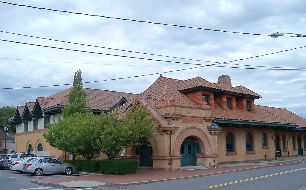 Exterior of Thrall Library from across the street