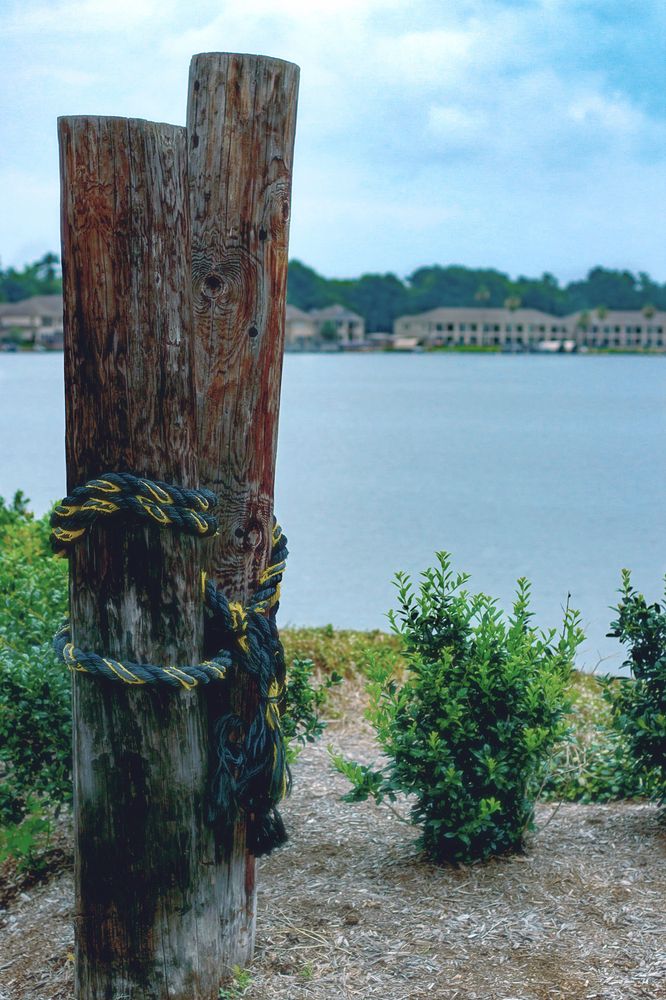 Tie post for boats near Lake Conroe