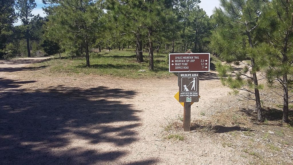 Direction sign to the Spruce Mountain Open Space Trail.