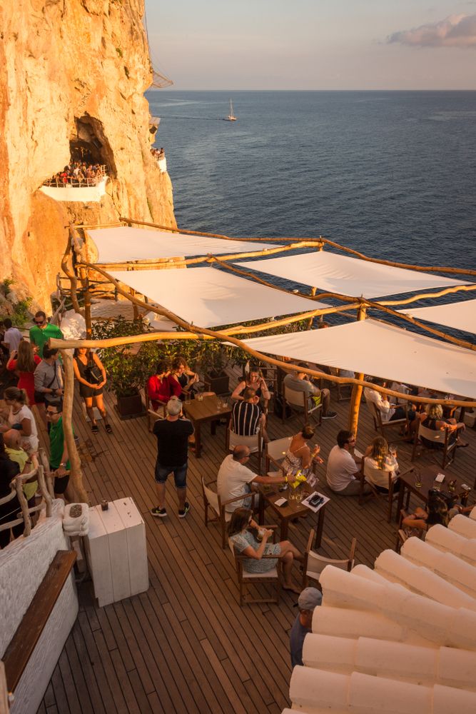 People at Cova d'en Xoroi
