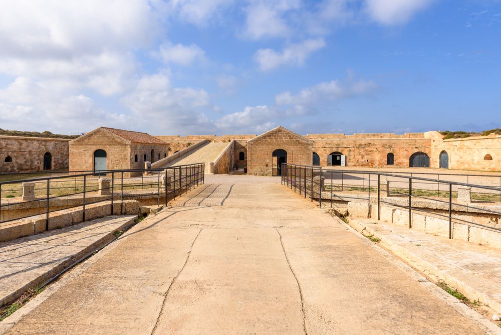 The grounds of Fortaleza de la Mola