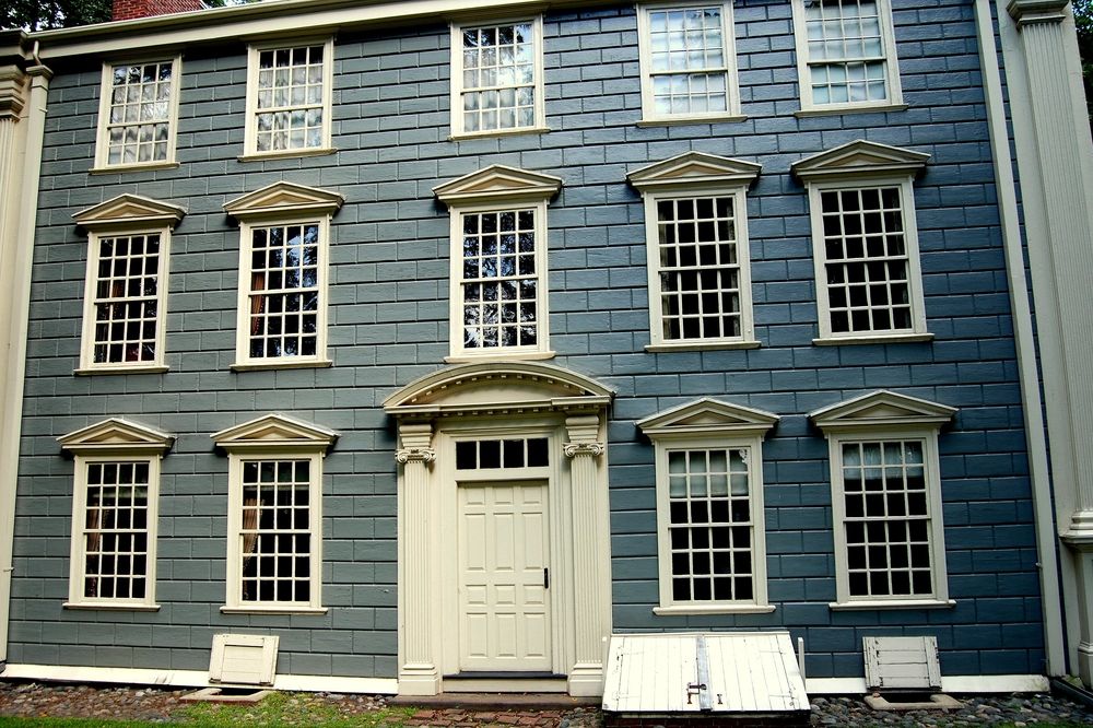 Exterior of The Royall House and Slave Quarters