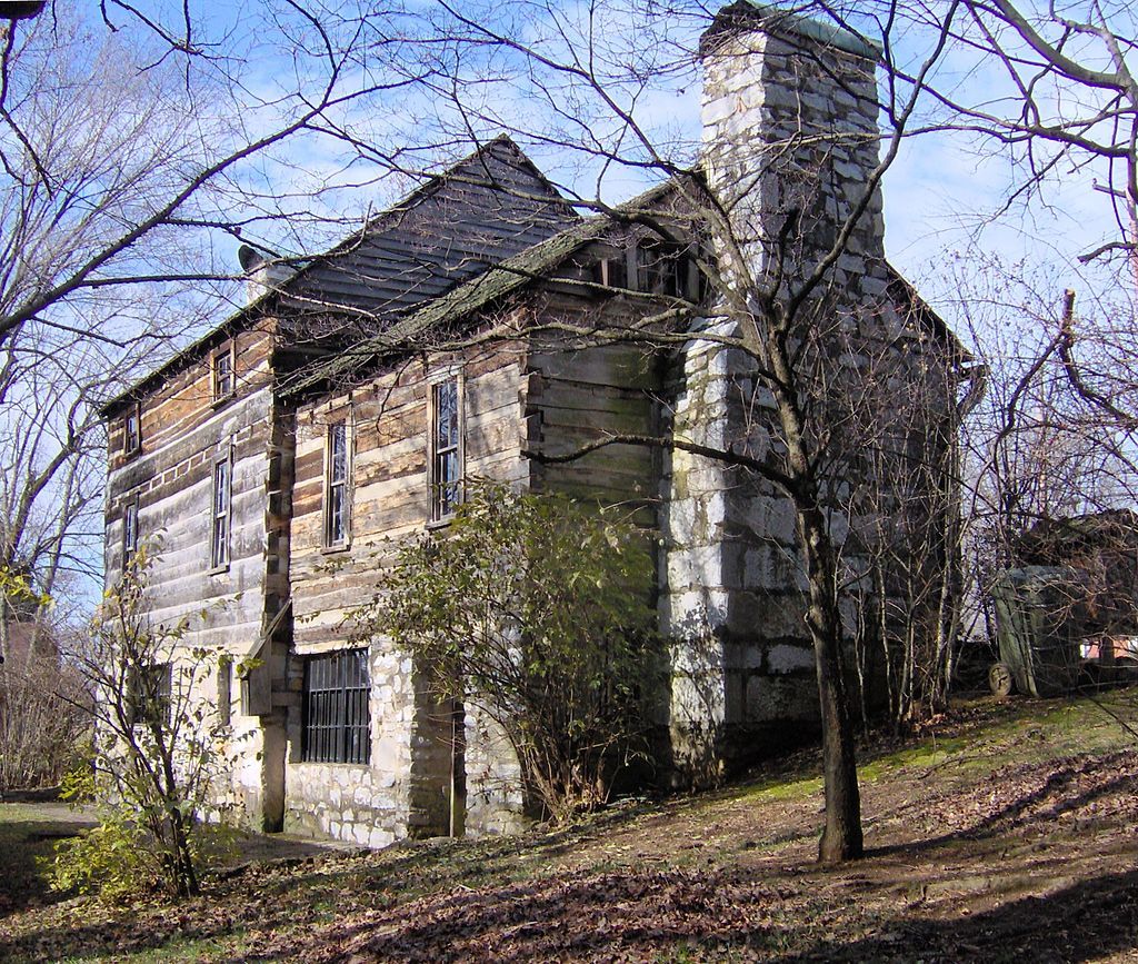 Facade of Crockett Tavern Museum