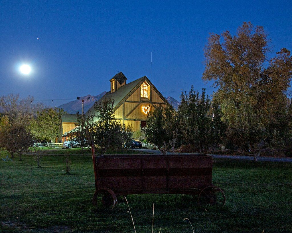 Scenic night scene at Wheeler Historic Farm