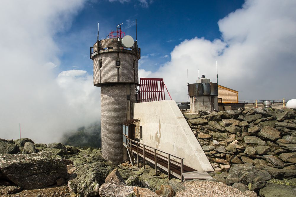 Close view of Mount Washington Observatory