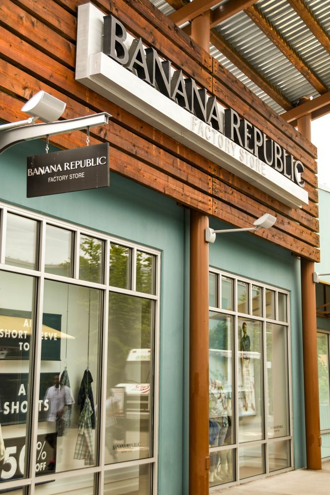 Banana Republic storefront at Seattle Premium Outlets