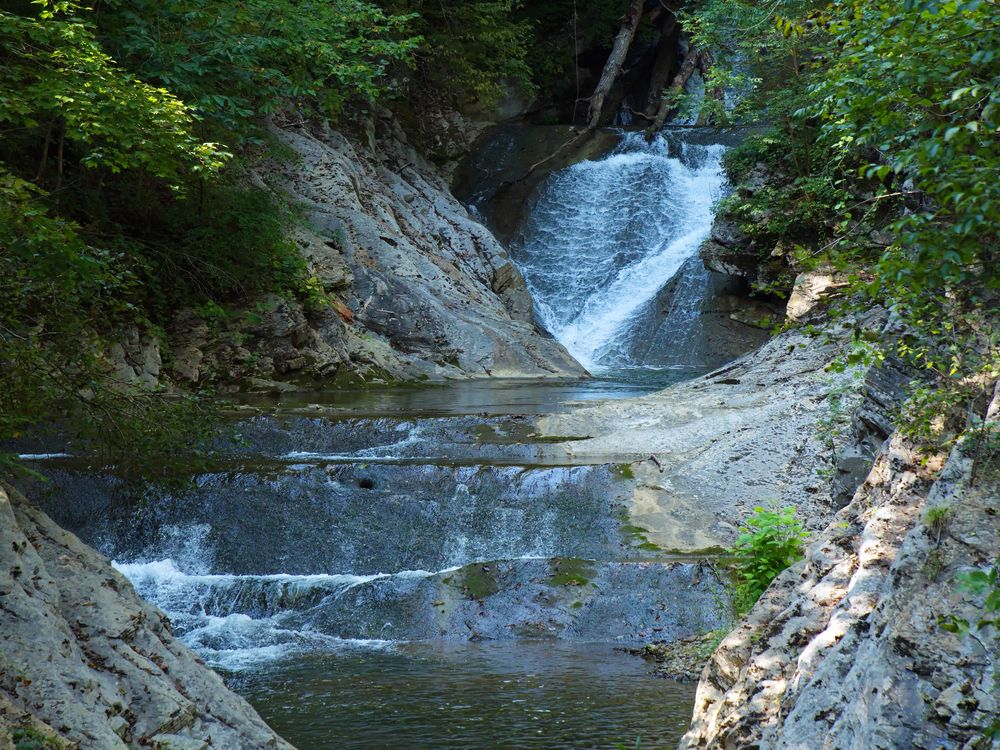 The rushing waters of Lace Falls