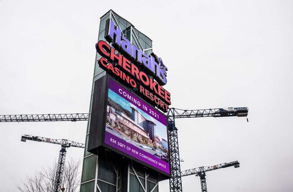 Welcome sign of Harrah's Cherokee & Casino Resort
