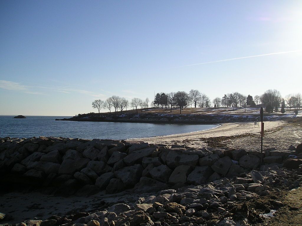 The waters of Hole-in-the-Wall Beach