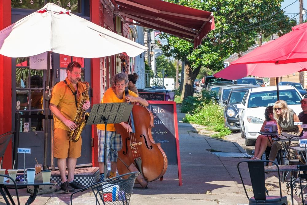 Street musicians at along the Bywater