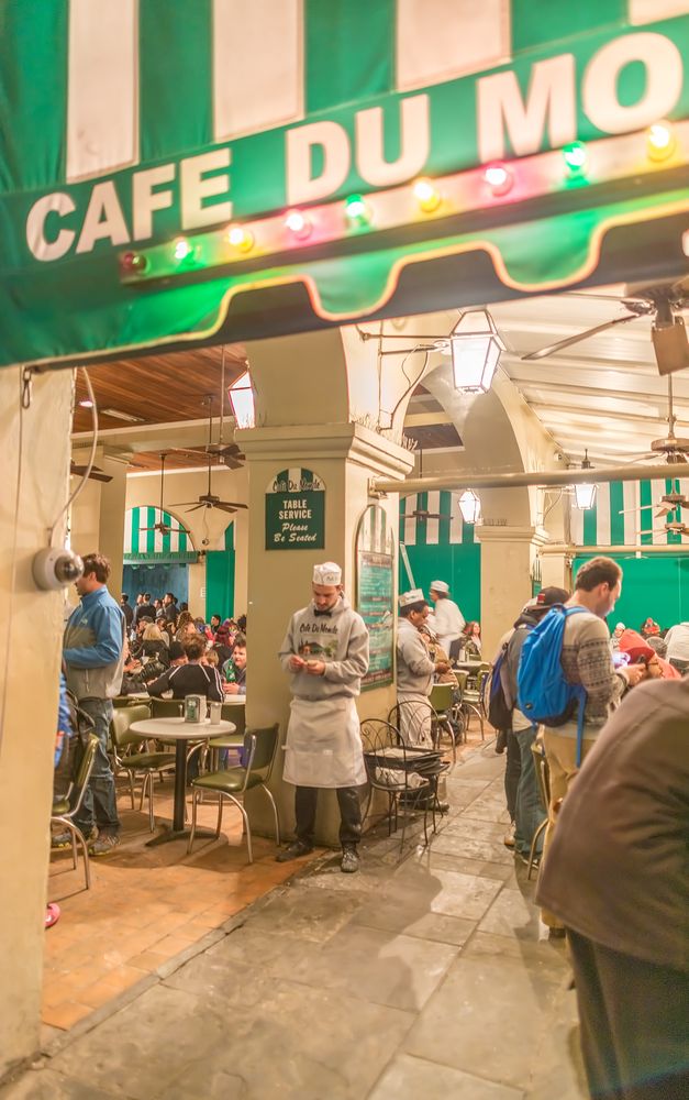 Interior of Café Du Monde
