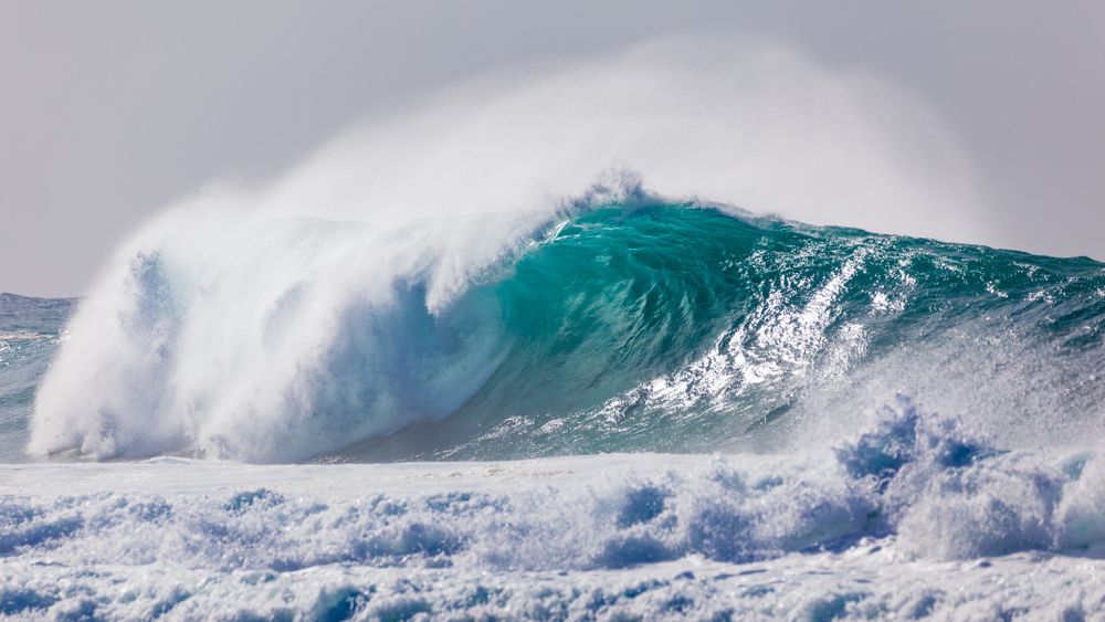 Big waves at Banzai Pipeline