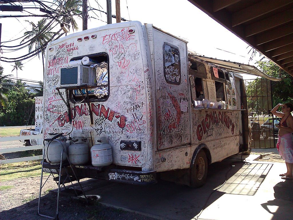 Rear view of Giovanni's Shrimp Truck