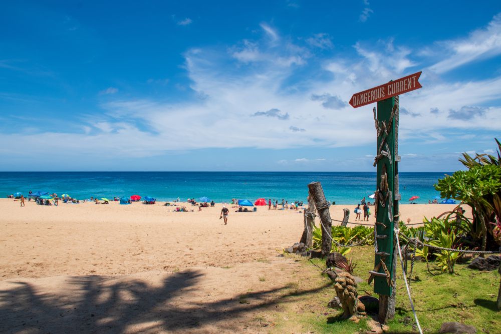 Sunny day at Waimea Bay Beach Park