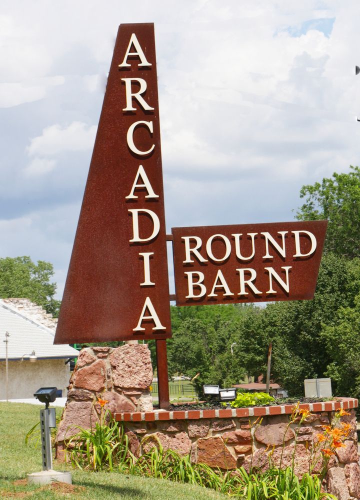 Signage of Arcadia Round Barn