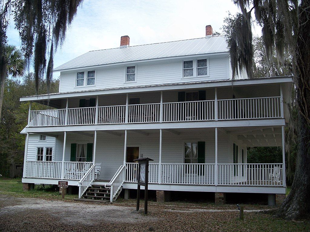 Front view of Louis P. Thursby House's exterior