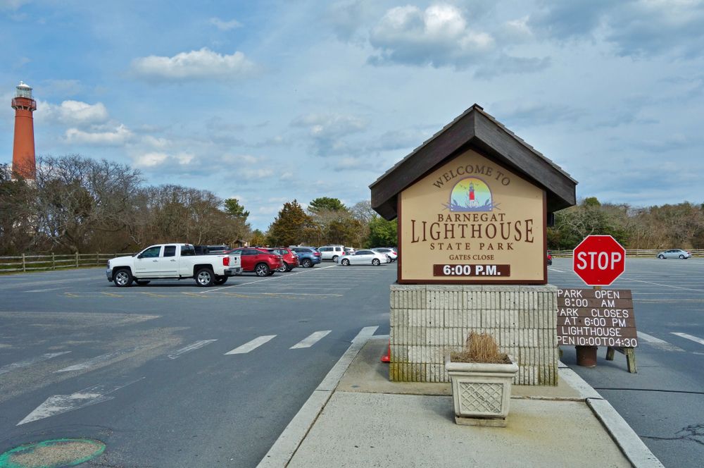 Welcome sign of Barnegat Lighthouse State Park